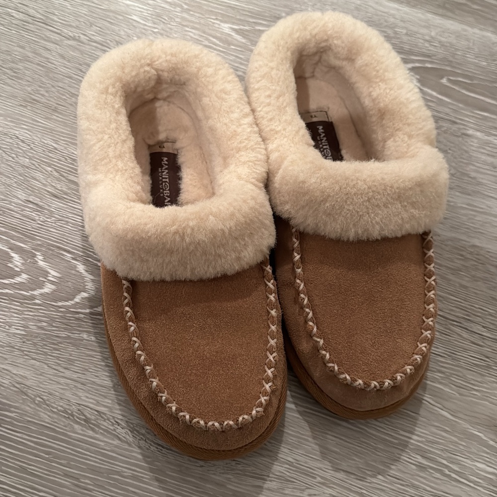 Manitobah Mukuluk slippers